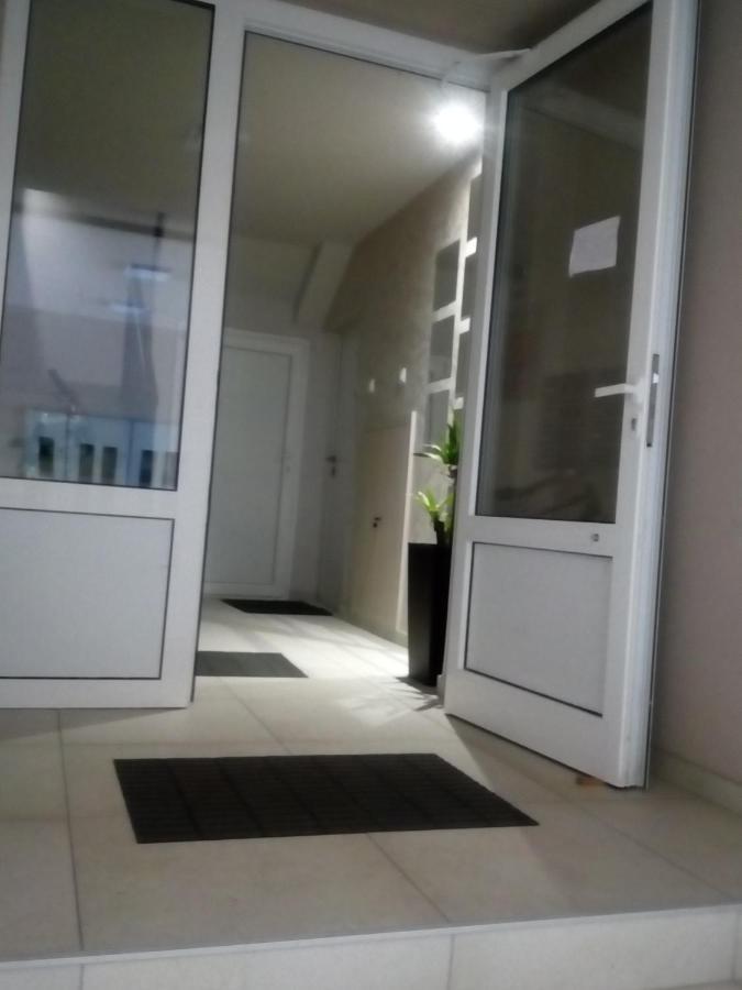 Apartman "Noa" Sremska Mitrovica Exterior foto